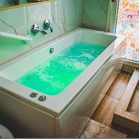 Kassandrou Suite Hot Tub-Jakuzzi - 2 Bedrooms - Big Balcony - Center Tessalónica Exterior foto