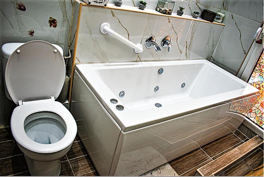 Kassandrou Suite Hot Tub-Jakuzzi - 2 Bedrooms - Big Balcony - Center Tessalónica Exterior foto